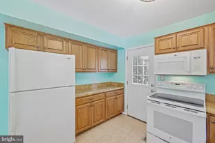 6 Edge Springs Ct, Catonsville, MD 21228 - Photo 9