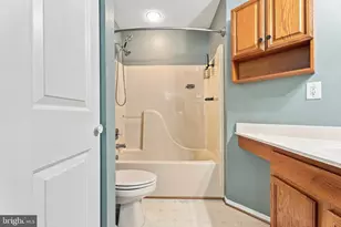 158 Jumpers Cir, Baltimore, MD 21236 - Photo 21
