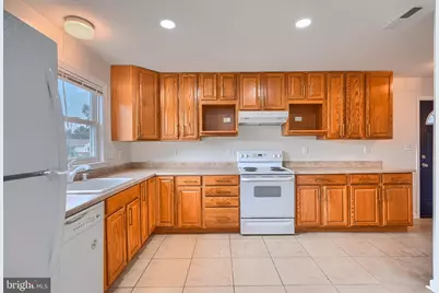 1927 Winder, Windsor Mill, MD 21244 - Photo 9