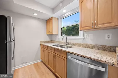 825 Cliffedge Road, Baltimore, MD 21208 - Photo 15