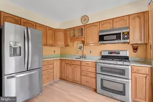 6811 Fox Meadow Rd, Baltimore, MD 21207 - Photo 9