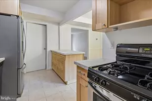 28 Melken Ct, Baltimore, MD 21236 - Photo 5