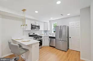 4407 Ridge Dr, Baltimore, MD 21229 - Photo 9