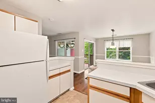 24 Deer Run Ct, Baltimore, MD 21227 - Photo 15
