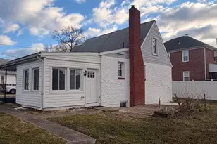 8323 Bear Creek Dr, Baltimore, MD 21222 - Photo 3