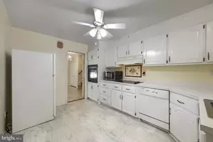 7803 Ruxway Rd, Towson, MD 21204 - Photo 9