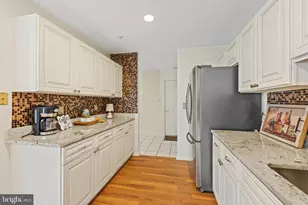31 Lambourne Rd, Towson, MD 21204 - Photo 13