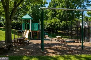64 River Oaks Cir, Baltimore, MD 21208 - Photo 47
