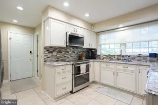 2812 Moores Valley Dr, Baltimore, MD 21209 - Photo 17