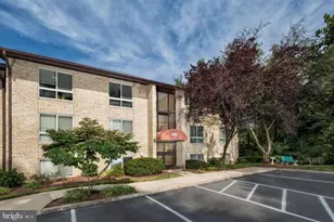 8 Over Ridge Ct, Baltimore, MD 21210 - Photo 3