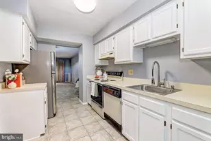 19 Southwark Bridge Way, Lutherville Timonium, MD 21093 - Photo 11