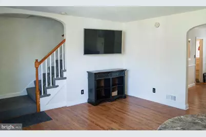 221 Medwick Garth E, Catonsville, MD 21228 - Photo 9