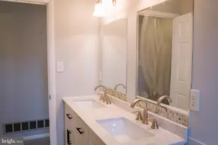 818 Bobby Rd, Baltimore, MD 21228 - Photo 11