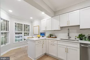 12 River Oaks Cir, Baltimore, MD 21208 - Photo 7