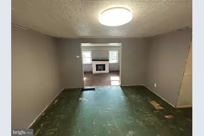 2421 Saratoga Avenue, Baltimore, MD 21227 - Photo 9