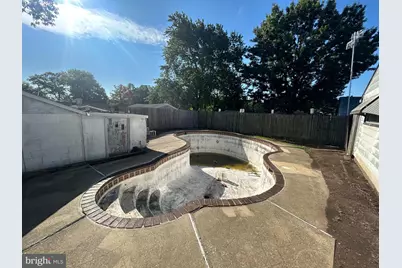 2421 Saratoga Avenue, Baltimore, MD 21227 - Photo 3