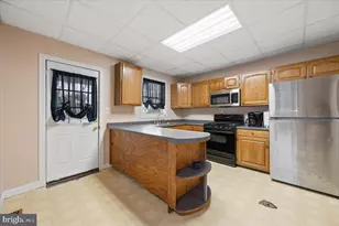 111 4th Ave, Baltimore, MD 21227 - Photo 17
