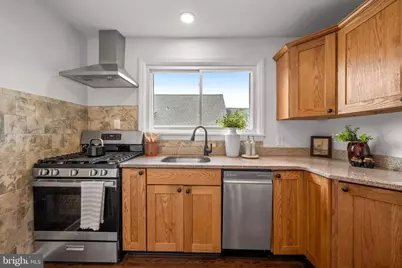 210 4th Avenue, Baltimore, MD 21227 - Photo 15