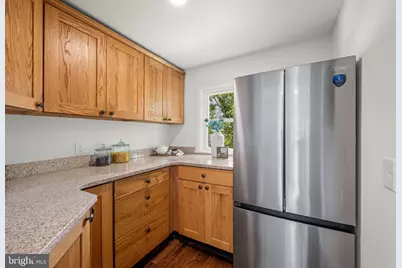210 4th Avenue, Baltimore, MD 21227 - Photo 17