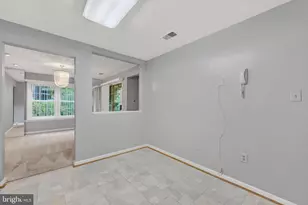 13 Pipe Hill Ct, Baltimore, MD 21209 - Photo 9