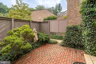 13 Hampshire Woods Ct, Towson, MD 21204 - Photo 3