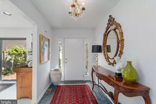 13 Hampshire Woods Ct, Towson, MD 21204 - Photo 15