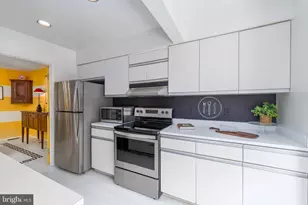 13 Hampshire Woods Ct, Towson, MD 21204 - Photo 7