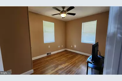 240 Pinewood Road, Baltimore, MD 21222 - Photo 9