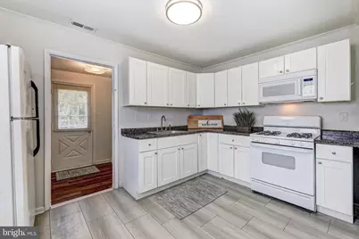 8220 Cornwall Road, Baltimore, MD 21222 - Photo 7