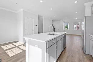 5009 Silver Oak Dr, Rosedale, MD 21237 - Photo 9