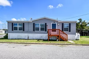 52 Vista Mobile Dr, Dundalk, MD 21222 - Photo 1