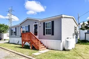 52 Vista Mobile Dr, Dundalk, MD 21222 - Photo 3