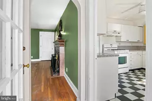 4211 Kensington Rd, Baltimore, MD 21229 - Photo 13