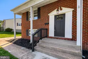 1324 Pleasant Valley Dr, Catonsville, MD 21228 - Photo 1