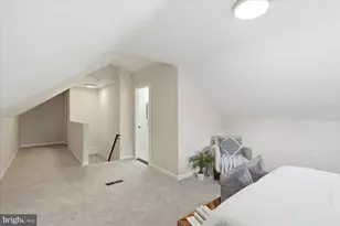 1 Glenwood Ave, Baltimore, MD 21228 - Photo 27