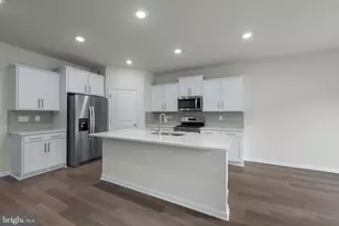 8126 Cypress Pt Dr, Rosedale, MD 21237 - Photo 5