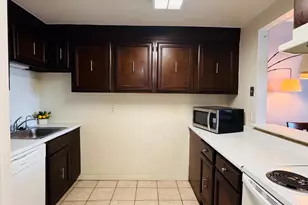 28 Allegheny Ave, Towson, MD 21204 - Photo 9