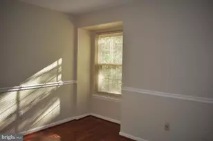 8 Banyan Wood Ct, Essex, MD 21221 - Photo 11