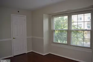 8 Banyan Wood Ct, Essex, MD 21221 - Photo 9