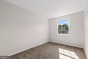 9 Oak Shadows Ct, Baltimore, MD 21228 - Photo 17