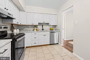 9 Oak Shadows Ct, Baltimore, MD 21228 - Photo 13