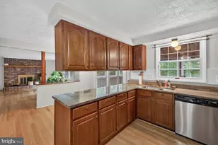7920 Main Falls Cir, Baltimore, MD 21228 - Photo 3
