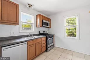 7906 Hillendale Rd, Parkville, MD 21234 - Photo 9