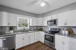 9453 Seven Courts Dr, Baltimore, MD 21236 - Photo 15