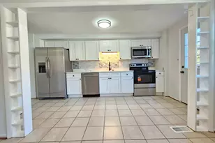 1006 Circle Dr, Baltimore, MD 21227 - Photo 9