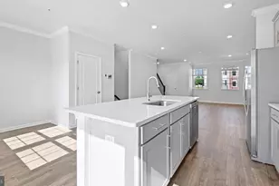 5005 Silver Oak Dr, Rosedale, MD 21237 - Photo 9