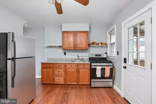 8338 Oakleigh Rd, Parkville, MD 21234 - Photo 9