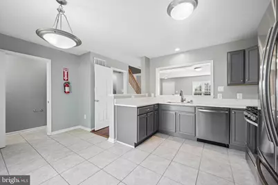 656 Villager Circle, Baltimore, MD 21222 - Photo 7