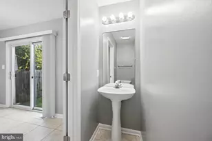 656 Villager Cir, Baltimore, MD 21222 - Photo 9