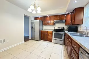 9322 Fitzharding Ln, Owings Mills, MD 21117 - Photo 3
